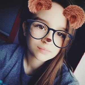 Meet your Posher, Becca